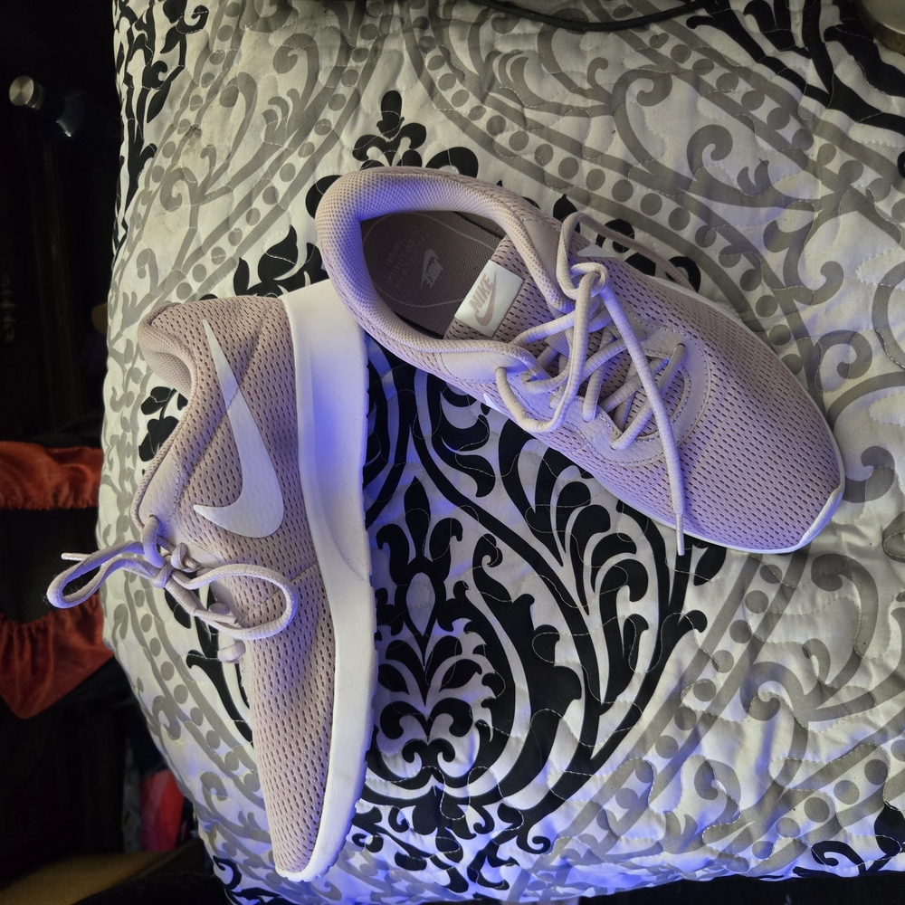 Nike Women's Pink Sneakers